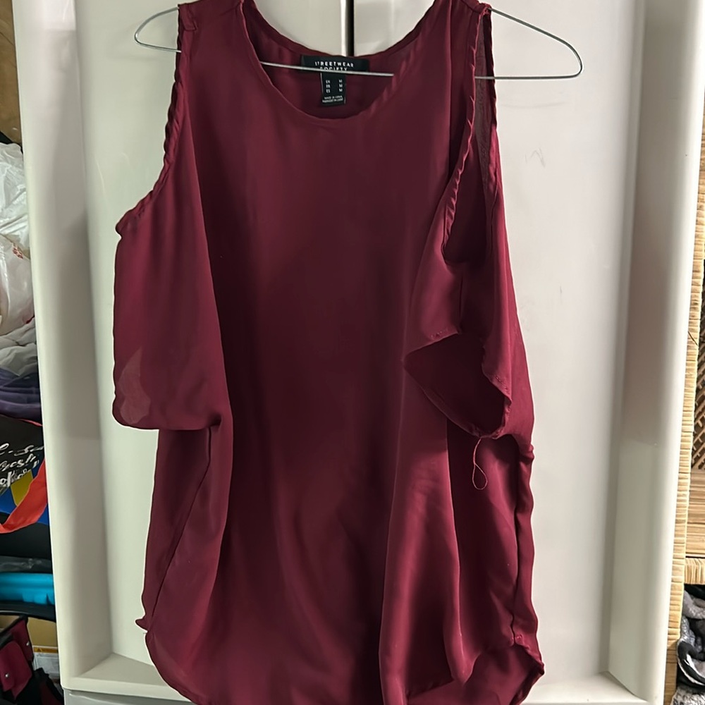 Cold shoulder maroon top- bundle me